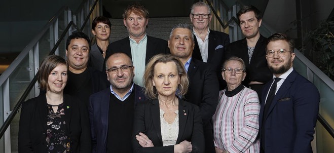En gruppbild på kommunstyrelsen i Södertälje kommun år 2019