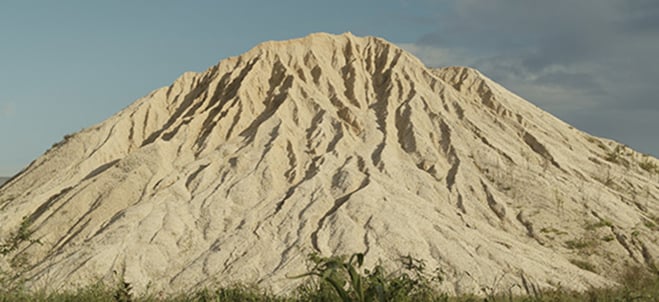 Bild på ett berg samt himmel