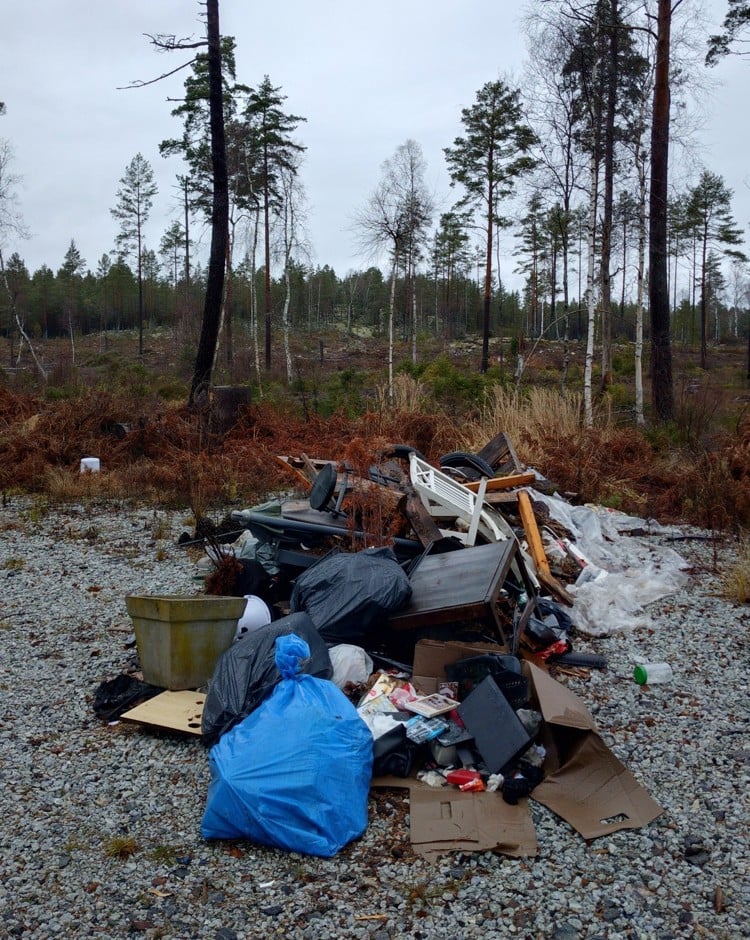 I maj 2026 har Södertälje kommun haft fler än 50 otillåtna avfallsdumpningar. Under samma period förra året var det 10. 
