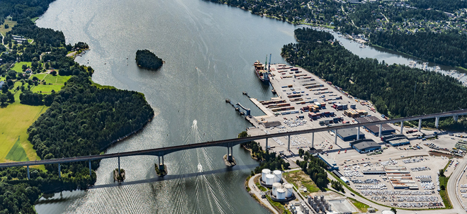 Flygfoto över Södertälje hamn.