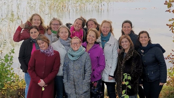 Gruppbild på Geneta familjecentrals personal.