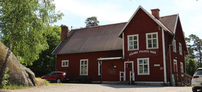 Fotografi på folkets hus i Vårdinge-Mölnbo.