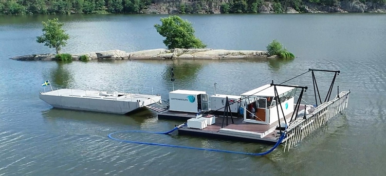 Båten som används för utläggning av aluminium