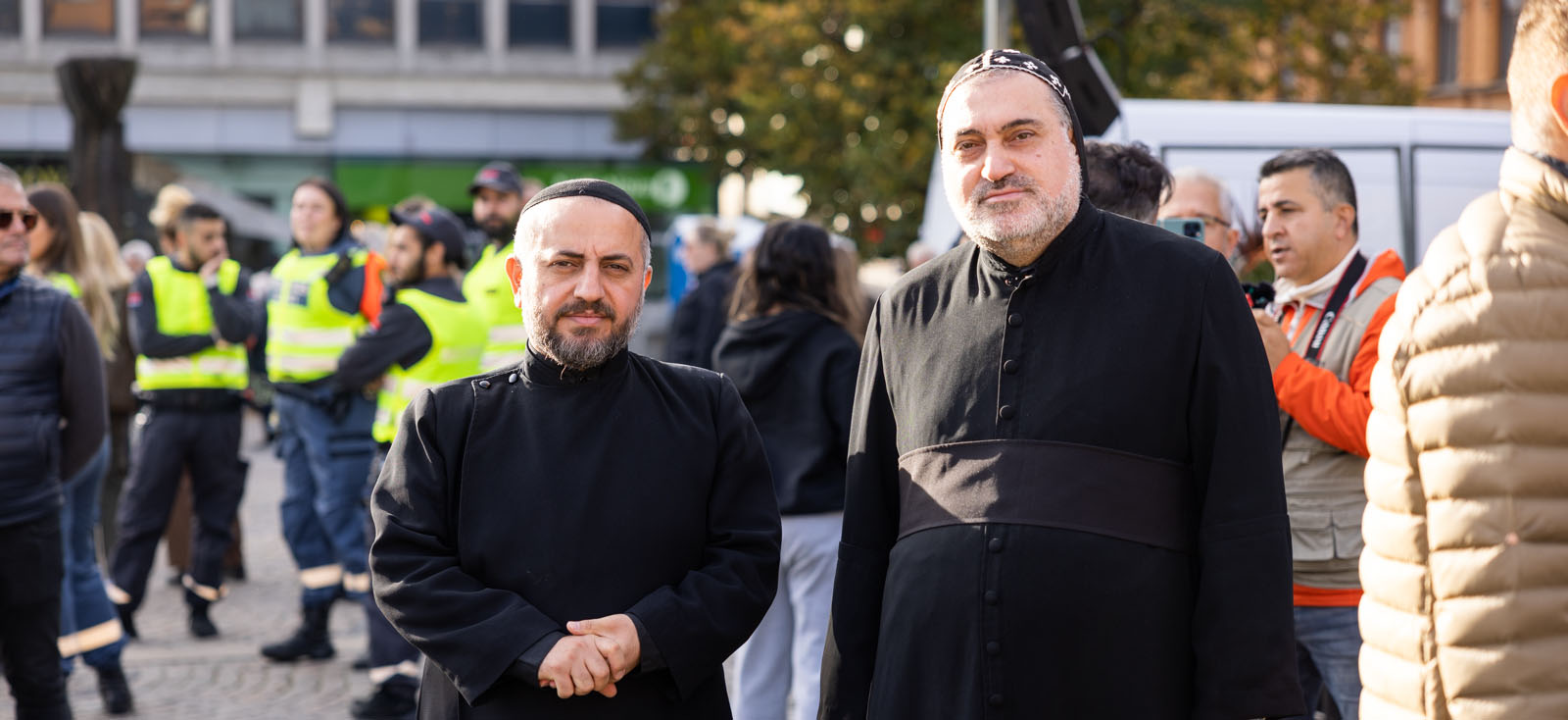 två ortodoxa präster